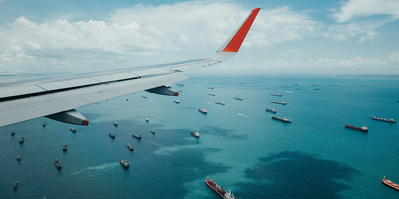 การจัดส่งสินค้าทางอากาศและทางทะเล