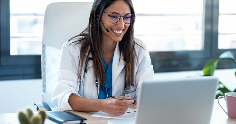 Costruire relazioni con i media locali consente ai medici di aumentare la loro visibilità nei motori di ricerca