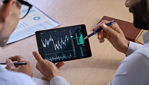 Consulente azionario sciocco eterogeneo