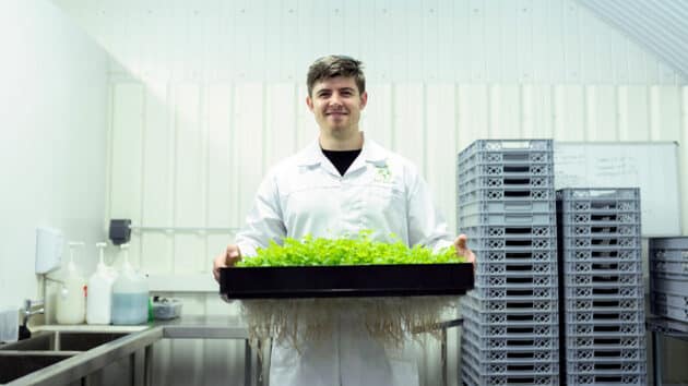 agricultura-tehnologie-agricultura-laborator-experiment-tehnologie-inovatii