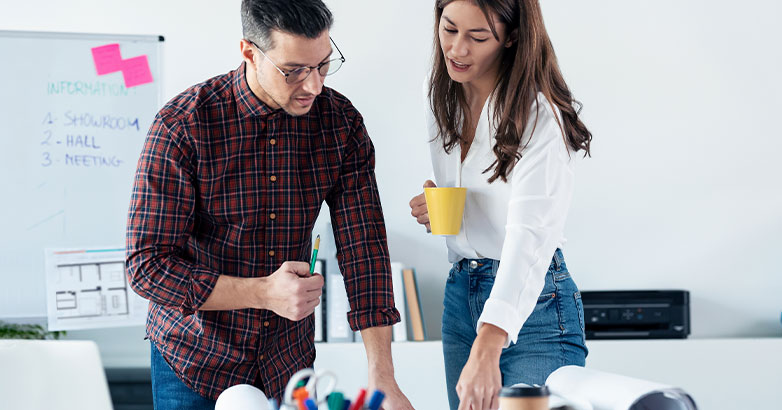 SEO discutant des rapports