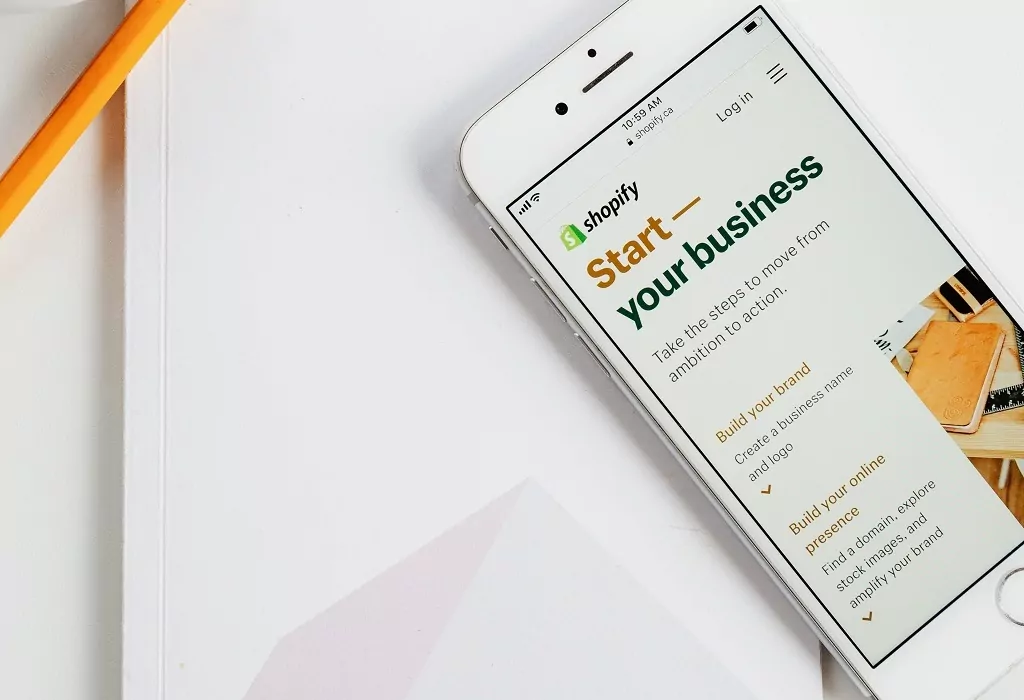 Shopify موقع التجارة الإلكترونية