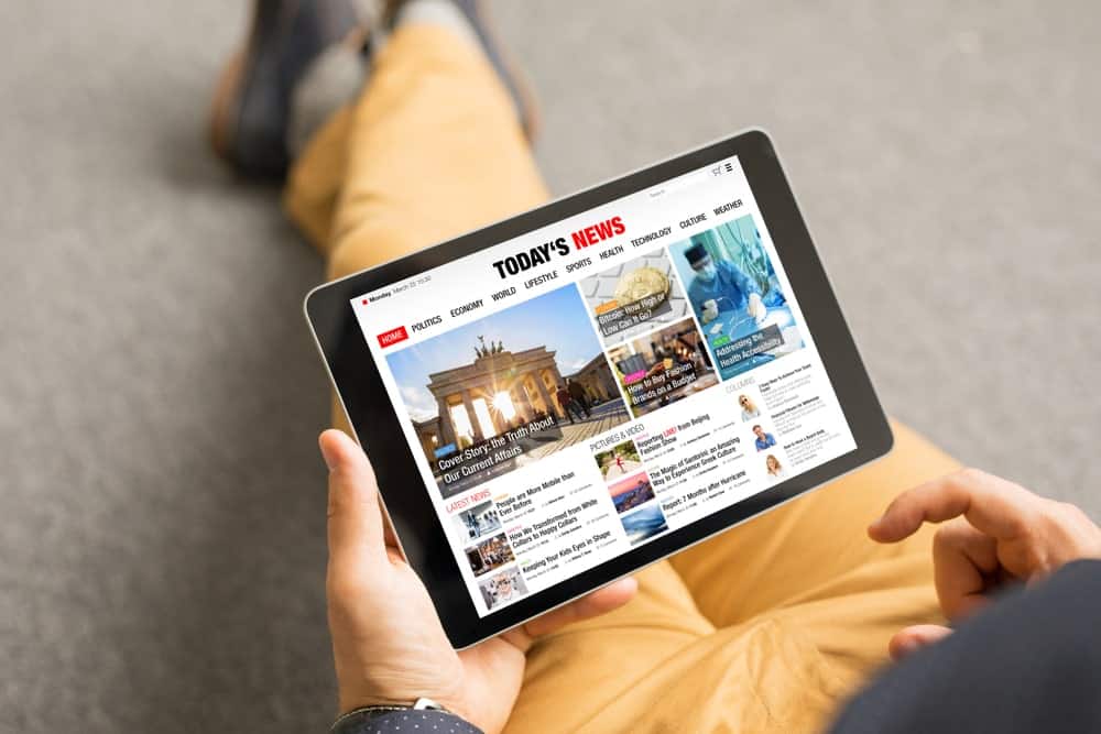 Сайт журнала на планшете.