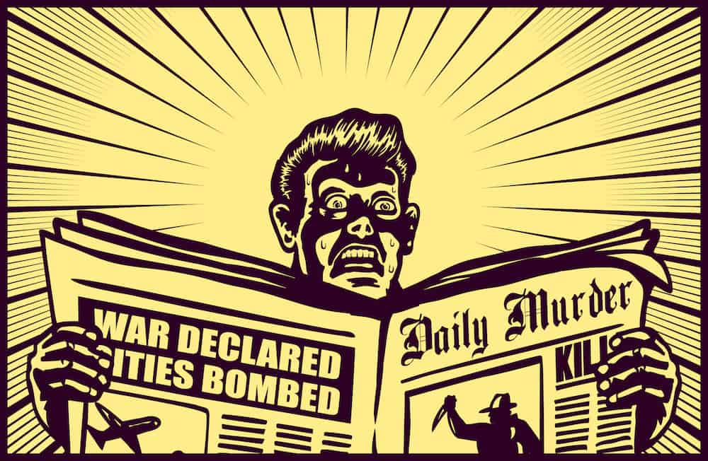 Мужчина читает кликбейтную газету