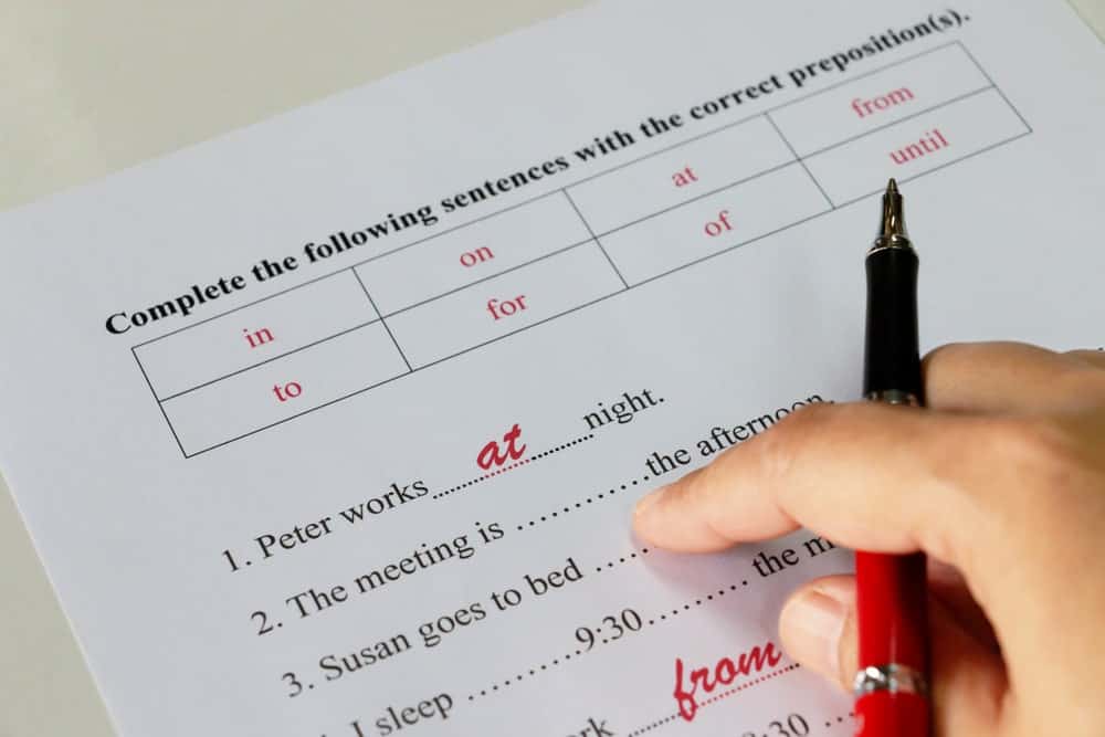 Praca testowa z angielskiego przyimka.