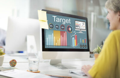 التسويق غير الربحي: كيفية إشراك المتبرعين والمتطوعين بإعلانات إعادة الاستهداف