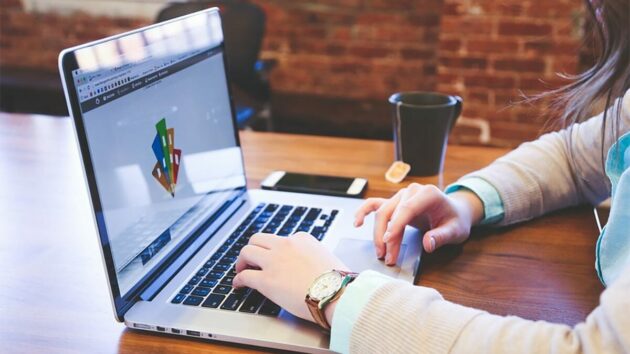 數字營銷網站設計開發工具工作筆記本電腦桌面啟動業務