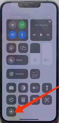 コントロールセンターに移動し、iPhone 14 のマイクの録音オプションをクリックして画面に表示します
