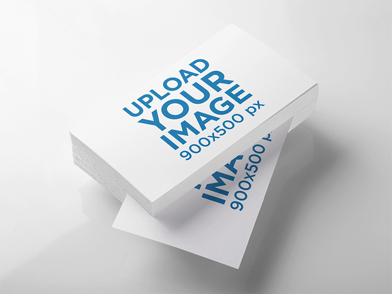 Pürüzsüz Bir Yüzey Üzerinde Yatan Kartvizit Yığını İçeren Mockup