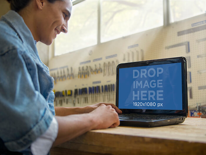 แล็ปท็อป Mockup 18