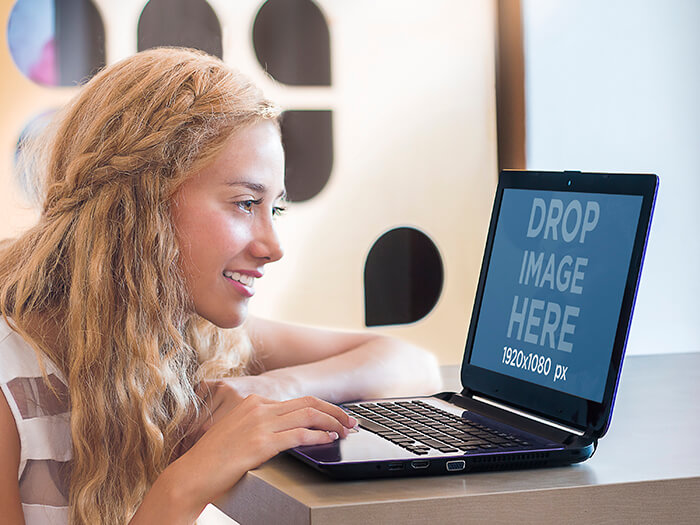 แล็ปท็อป Mockup 16