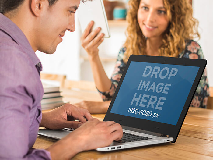 แล็ปท็อป Mockup 11