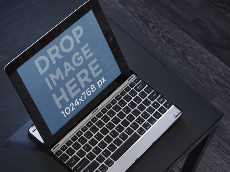 iPad noir avec générateur de maquette de clavier