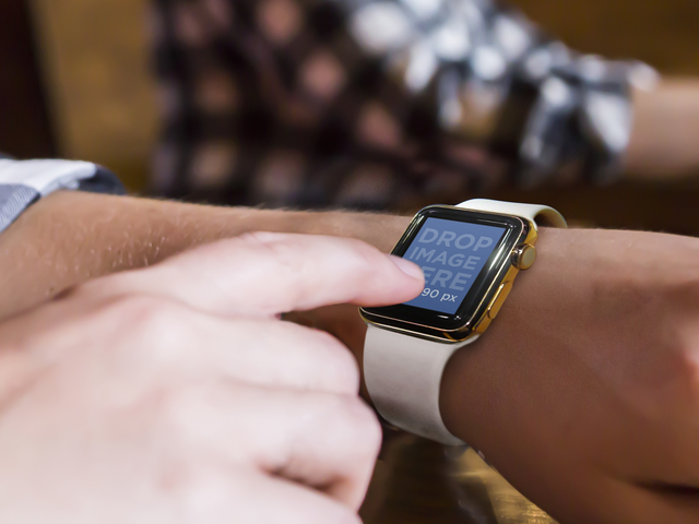 Шаблон макета молодой женщины с золотыми и бежевыми часами Apple Watch Placeit Stage Image