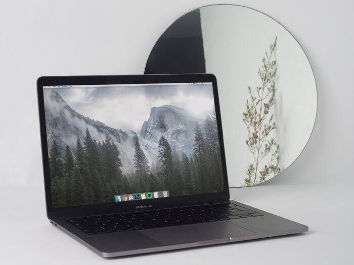 Macheta Macbook gri spațial 0000