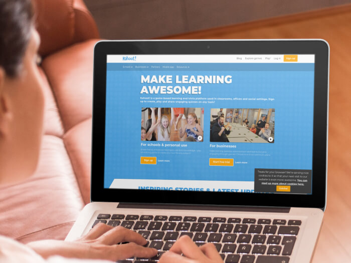 Generator de machete peste umăr