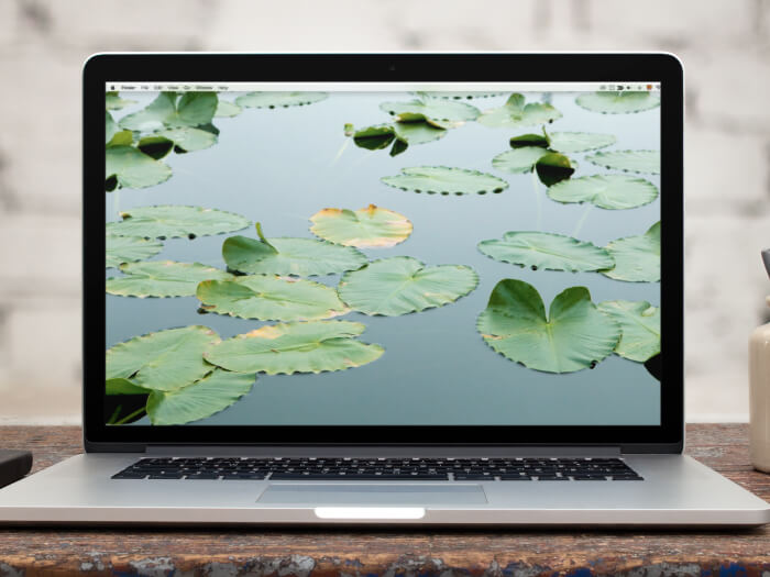 Imagine Banner Twitter Macbook Pro de 15 inchi