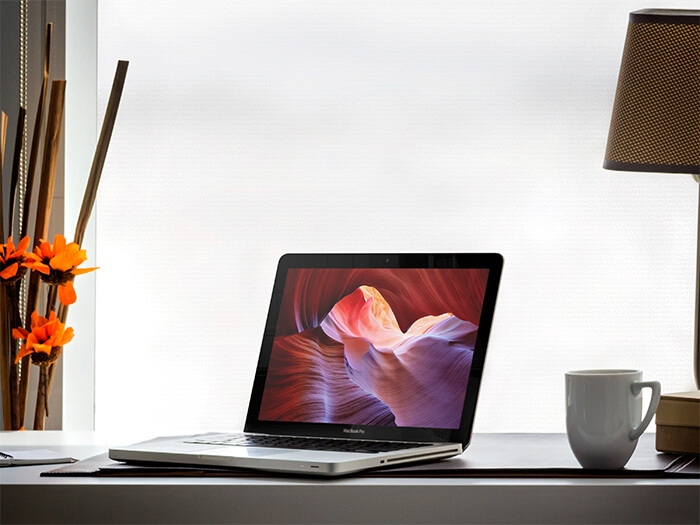 Macbook Mockup Copiere cameră de hotel