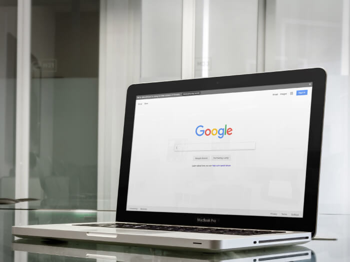 Creator de șabloane Macbook Pro