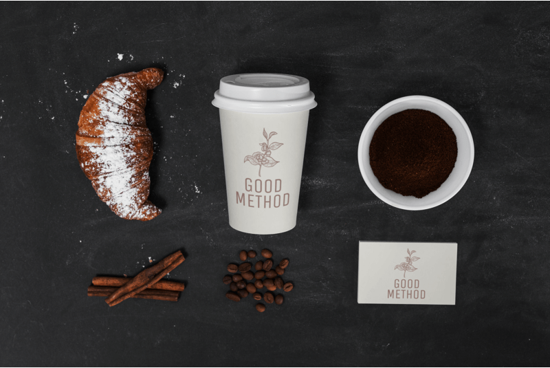 Kaffeetassenmodell mit Visitenkarten