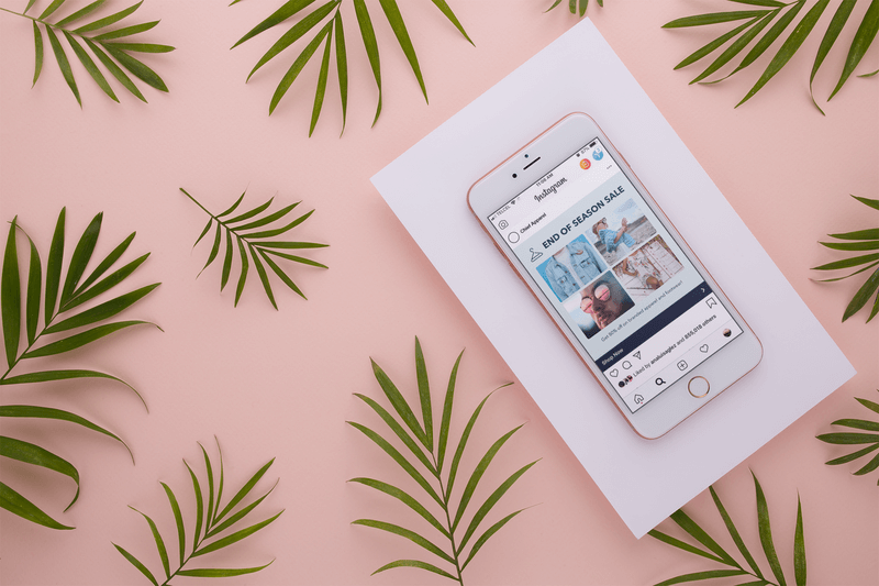 Plantilla de publicación de Instagram para una venta de marca de ropa