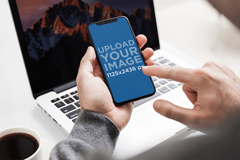 Mockup Di Iphone Su Una Scrivania