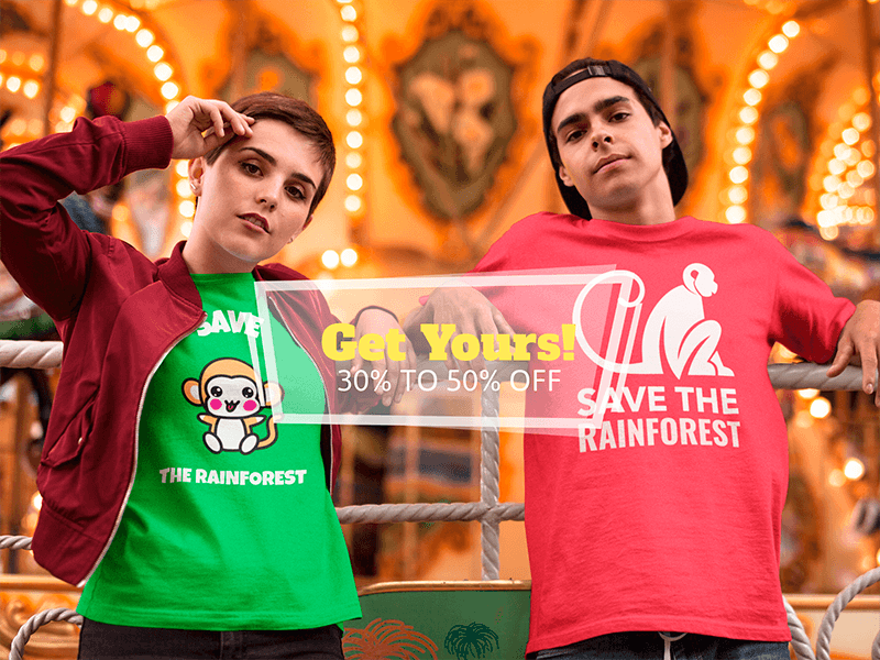 Pasangan Muda Bersantai Di Dekat Korsel Sambil Mengenakan Kaos Mockup A16439