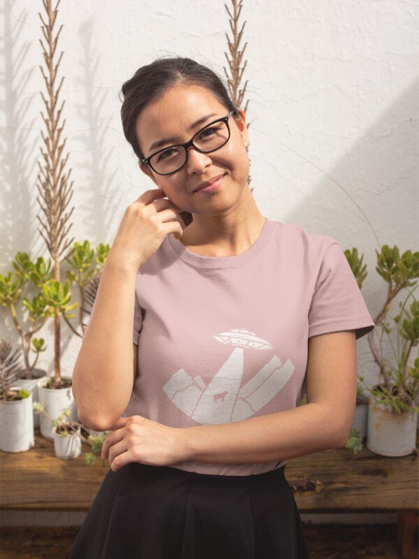 Design de camiseta para postagem com capuz