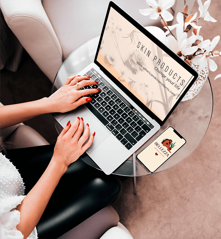 彼女の Macbook Pro に取り組んでいる実業家の Iphone 11 Pro モックアップ