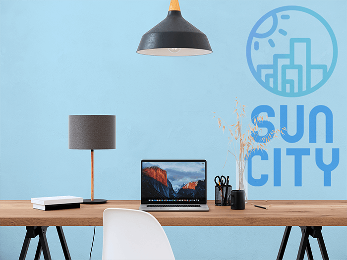 作業スペースのデスクを備えた壁紙のモックアップ