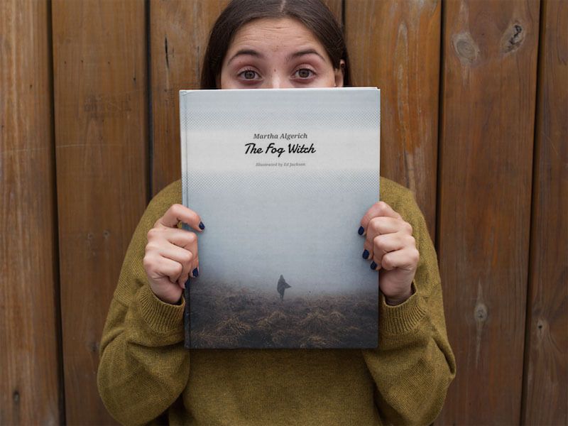 การออกแบบปกแฟนตาซีด้วยริบบิ้นเรียบง่ายและข้อความตรงกลาง