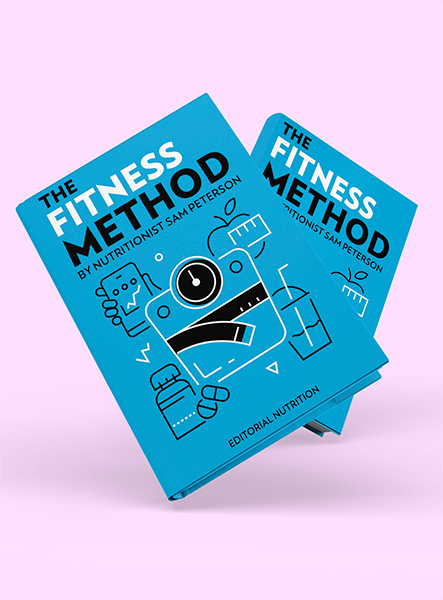 نموذج بالحجم الطبيعي لكتابين مغلقين يتميزان بخلفية بلون خالص