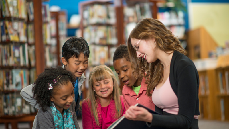 مكتبة المدرسة