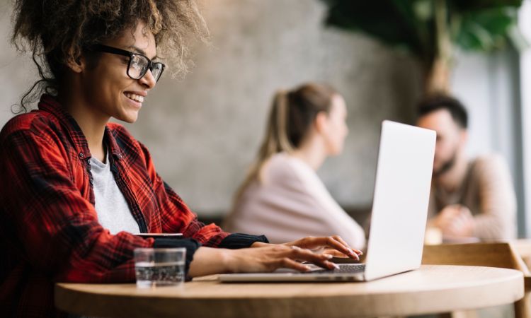 cara menghasilkan uang secara online dari kafe