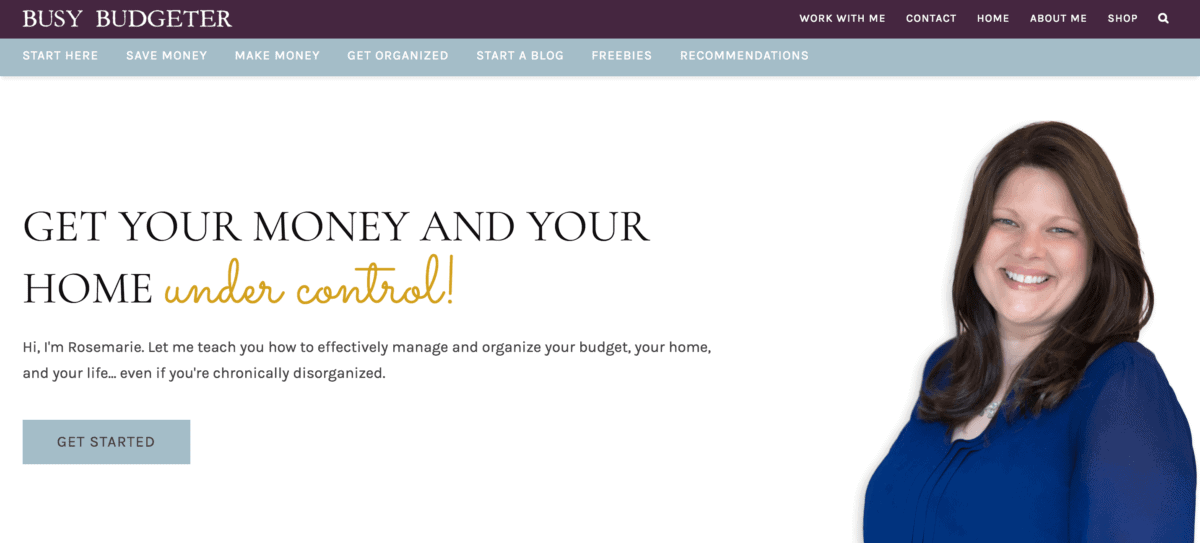 blogger impegnato nel budget