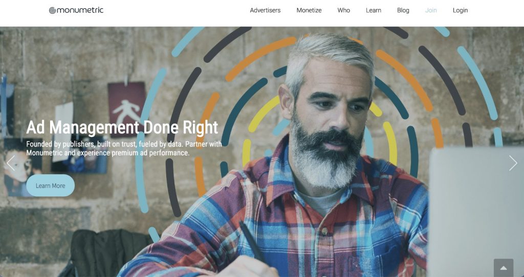 Captură de ecran a paginii de pornire Monumetric pentru editori