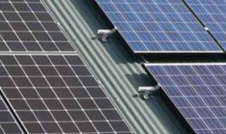 Panel Surya Mana yang Lebih Baik: Monokristalin atau Polikristalin?