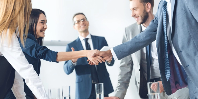 مساعدة جهود فريق المبيعات