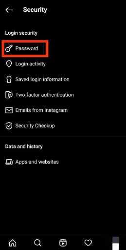 [パスワード] オプションをクリックして、古いパスワードを使用せずに Instagram のパスワードを変更します