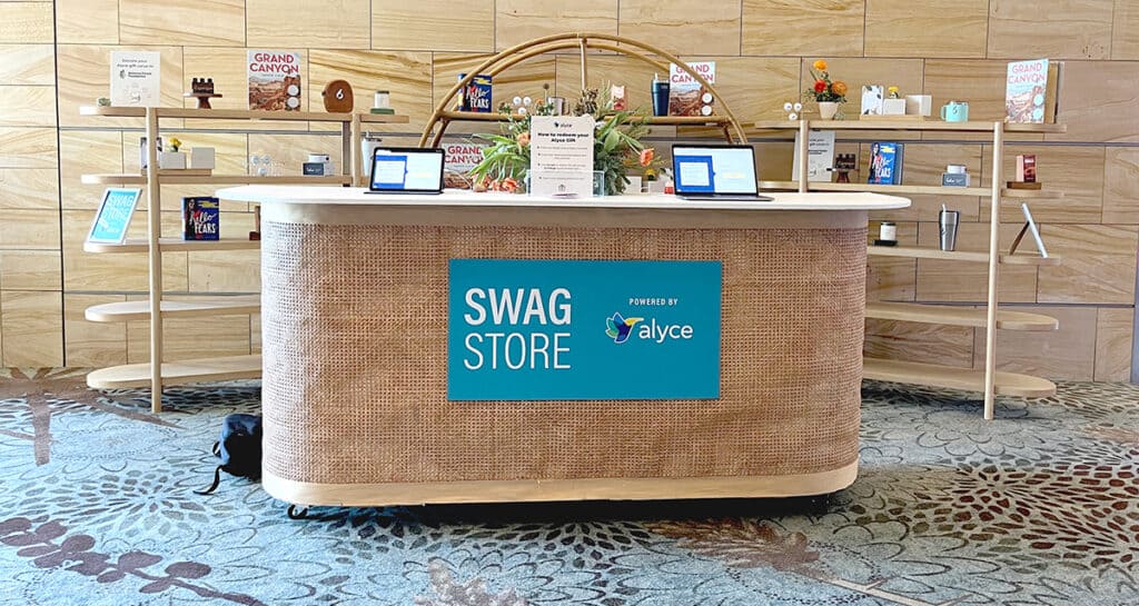 6sense представила виртуально сувениры с ежегодной пользовательской конференции с Элис.