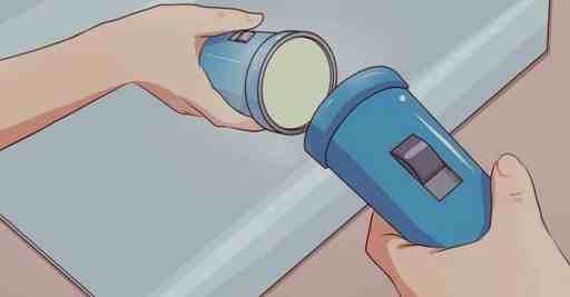 Verwenden Sie Two Way Mirror Glass, um versteckte Kameras im Raum per Handy zu finden