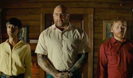 Tonton film 'Knock at the Cabin' di Rumah