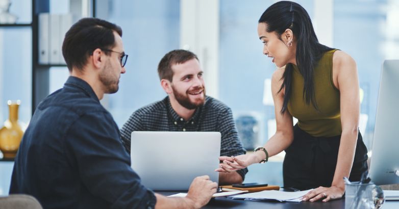 يعد التعاقد مع وكالة لتصميم مواقع الويب وتحسين محركات البحث هو الخيار الأفضل الذي يجب اتخاذه عندما تريد توسيع نطاق عملك.