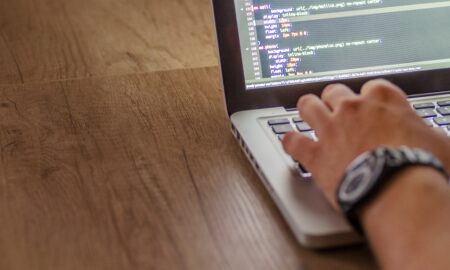 重组软件公司：如何改变其技术概况并在 IT 市场上选择专业化？