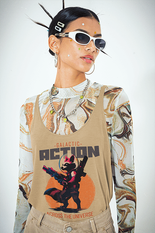 Estetyczna makieta Y2k kobiety ubranej w płócienny podkoszulek Bella i naklejki na twarz