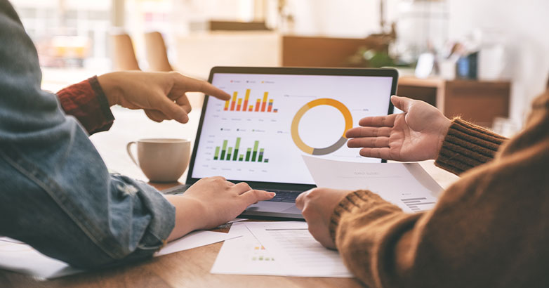 L'équipe d'analyse fait un rapport SEO et ils ont remarqué une augmentation du trafic.