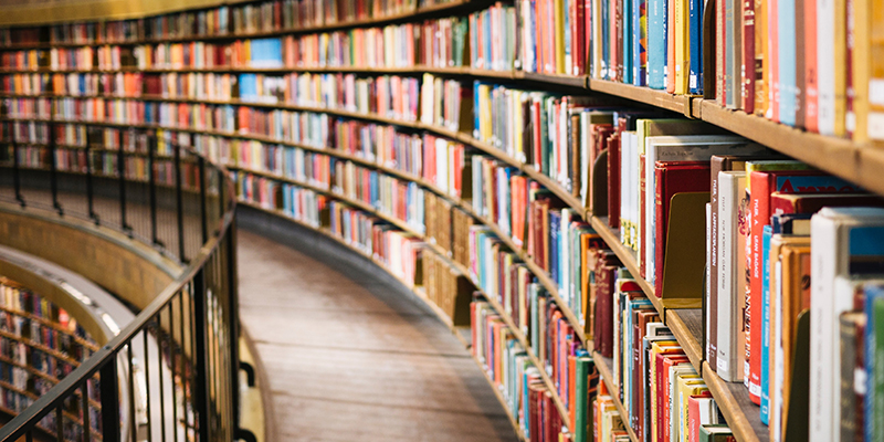 Piano superiore di una biblioteca