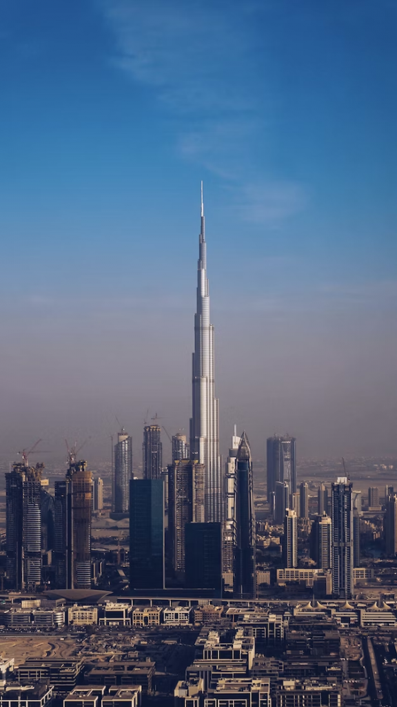 Quais empresas já aceitam criptomoedas nos Emirados Árabes Unidos