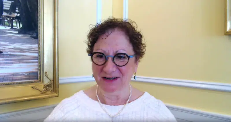 Cyndi Greenglass Wiosna 2023 Przemówienie 800x423