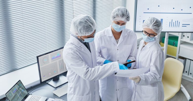 Le docteur a remarqué une forte augmentation des réservations dans son établissement médical.